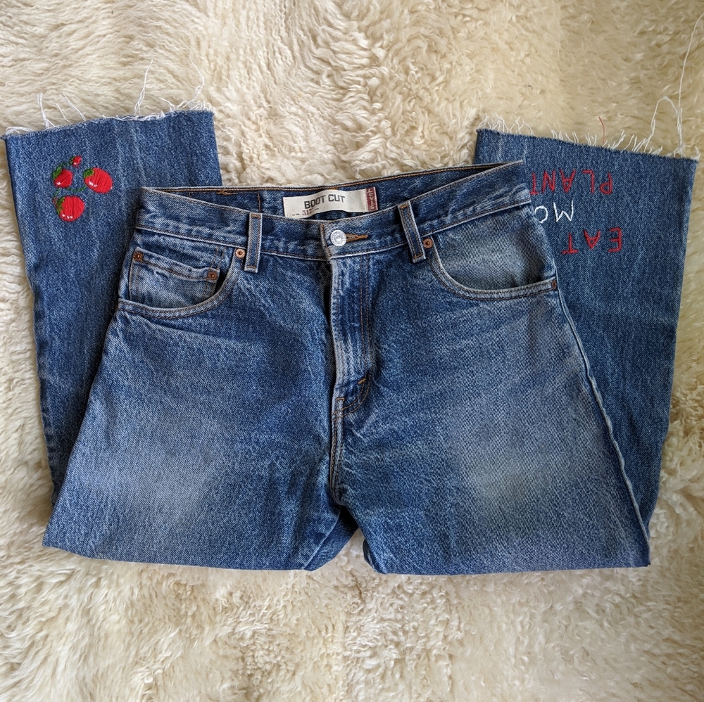 Cropped Embroidered Levi's